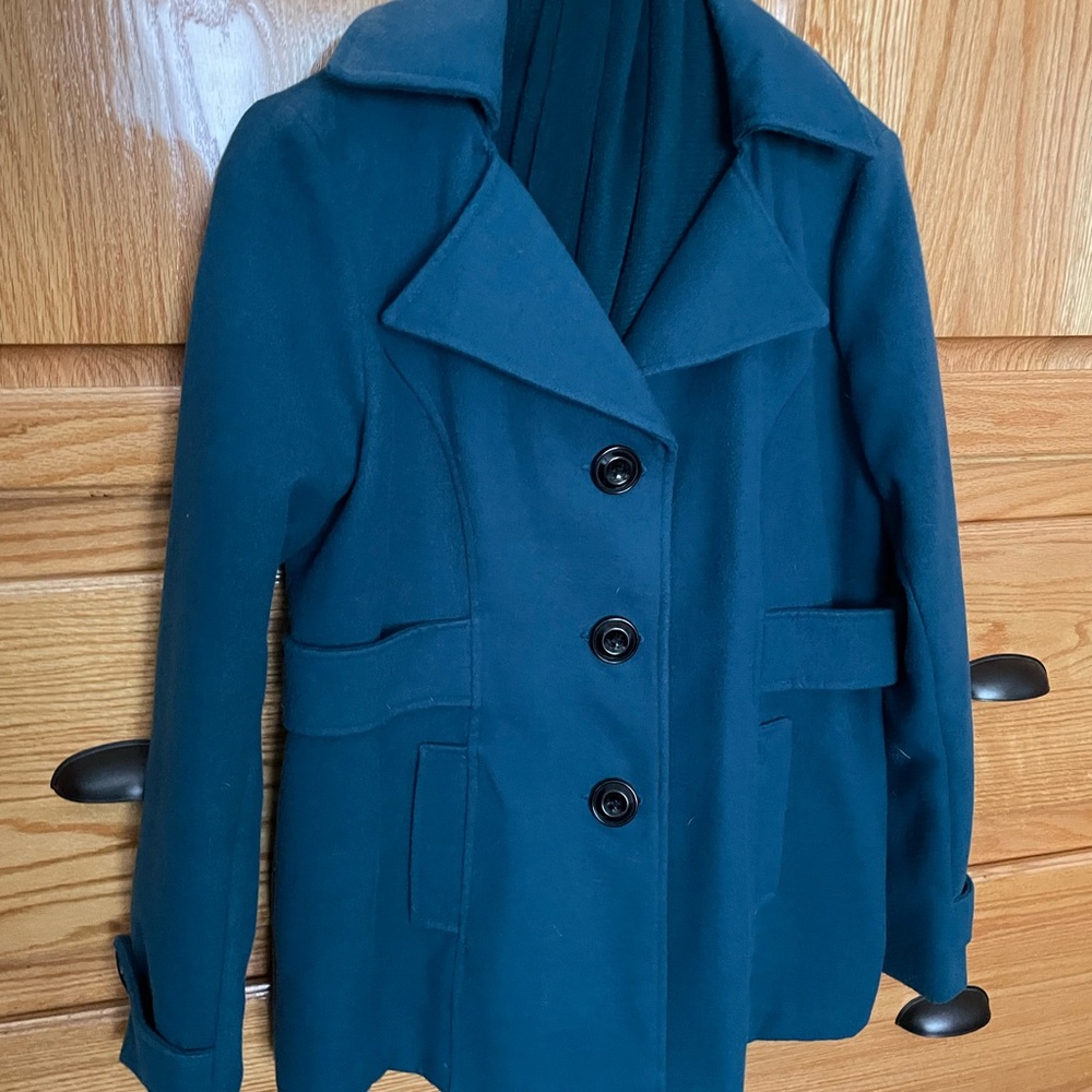 Women's Turquoise Peacoat with matching infinity scarf